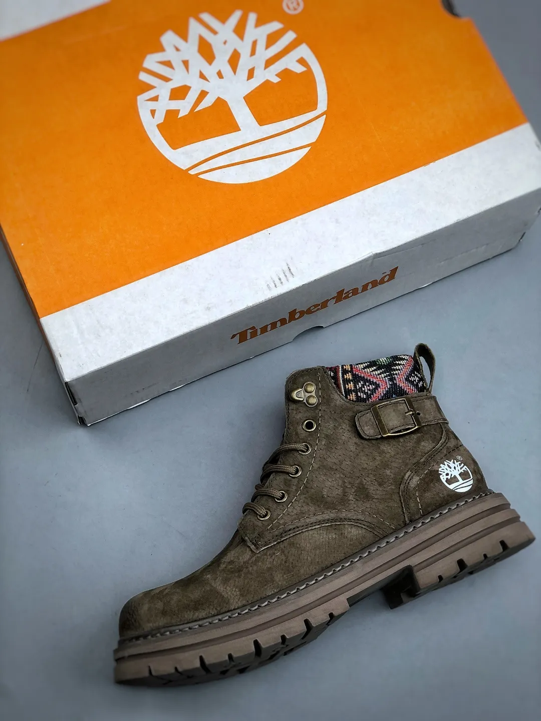 Pick up locally 💰 520, support in-store Timberland/Timberland classic 25ss new low top (plus velvet) Classic re-engineering New upgrade Guangdong factory quality Original box original packaging The fabric is made of Italian 🇮🇹 top frosted mesh with anti-odor and anti-corrosion genuine leather latex insoles to give you a perfect wearing experience High quality and durable, a must-have for sportsmen Specially designed to not look handsome High-quality and first-class foot feel Exclusive supply Official item number: TB23066 Size: 39 40 41 42 43 44